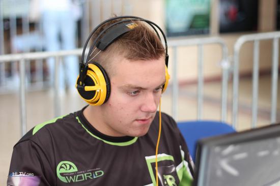 donk击败MOUZ后再度做出不敬行为：回家去吧，该死的bot