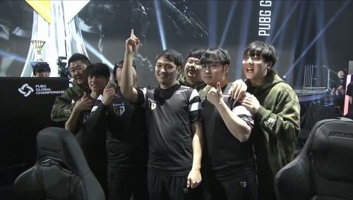 jkaem 涉及皮肤诈骗丑闻 [更新]